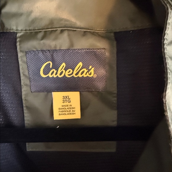 Cabela's Green and Gray Men's Rain Jacket - Picture 2 of 4